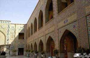 آرامگاه پیر پالاندوز در ضلع شرقی حرم امام رضا (ع) واقع است