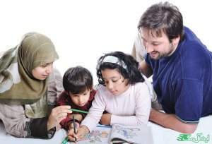 نقش خانواده و والدین متدین در نماز خوان کردن کودکان