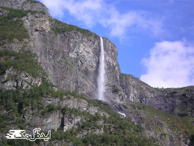 عکس اول از آبشار Kjelfossen 
