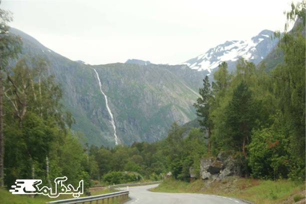 عکس سوم از آبشار Ølmåafossen