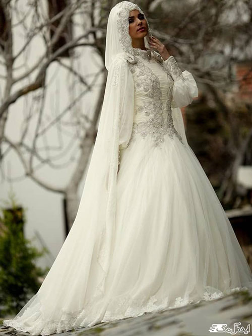 استفاده از تور بلند به عنوان شنل برای لباس عروس