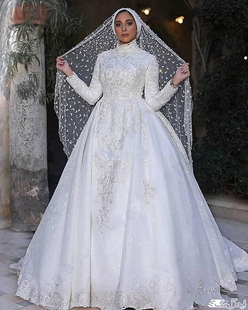 نمونه‌ای از یک لباس عروس پوشیده و زیبا