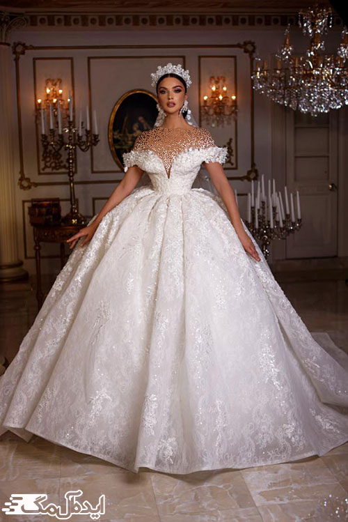 طراحی خاص و زیبای یقه در لباس عروس‌های جدید 2022