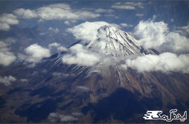 نمایی از قله دماوند از بالا