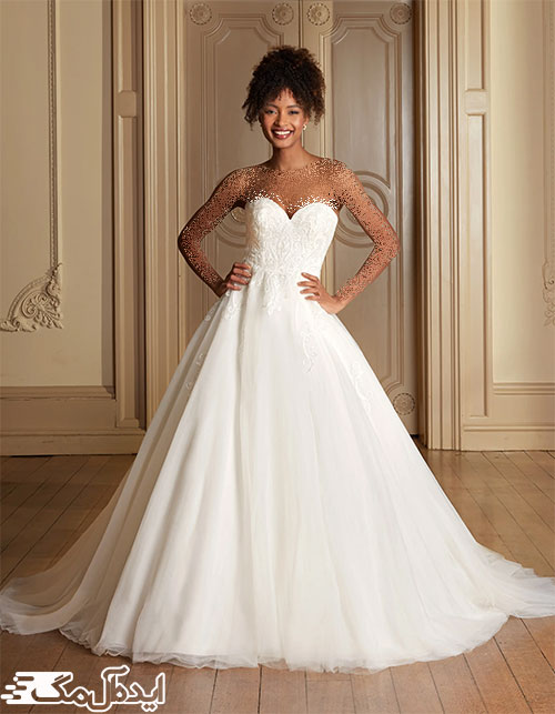 یک مدل لباس عروس دکلته ساده و جذاب