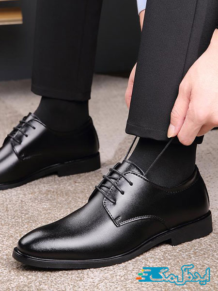 کفش مشکی دربی مردانه گزینه عالی برای ست کردن با کت و شلوار مشکی