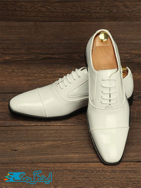 کفش سفید چرم مردانه برای ست کردن با کت و شلوار سفید