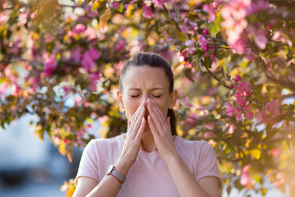 20 روش طبیعی برای درمان آلرژی بهاری