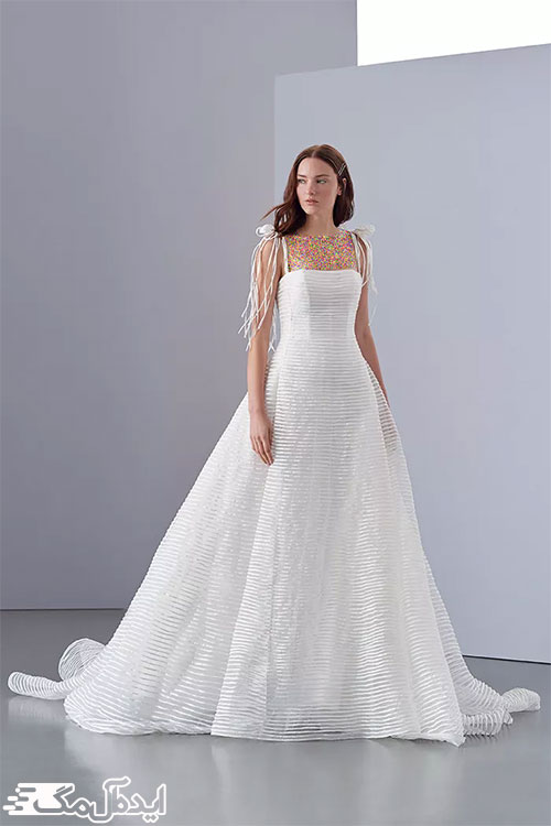 نمونه‌ای از یک طراحی شیک و ساده برای لباس عروس 2023
