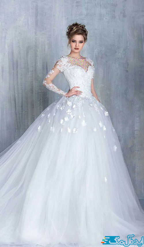 گل‌های سه بعدی از مدل‌های محبوب طراحان لباس عروس در سال 2023