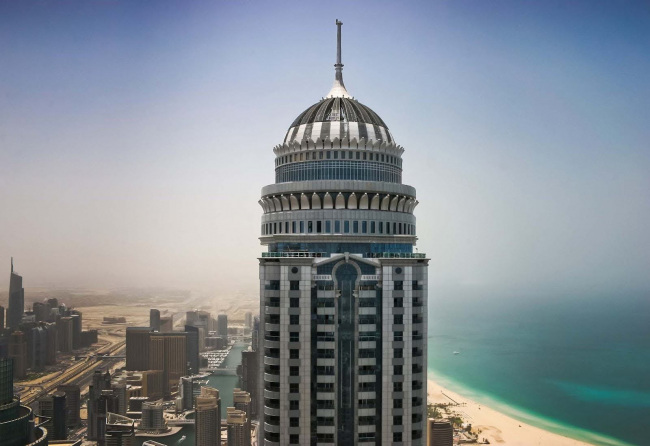 برج پرنسس (Princess Tower) در نزدیکی برج خلیفه و در منطقه دبی مارینا قرار دارد