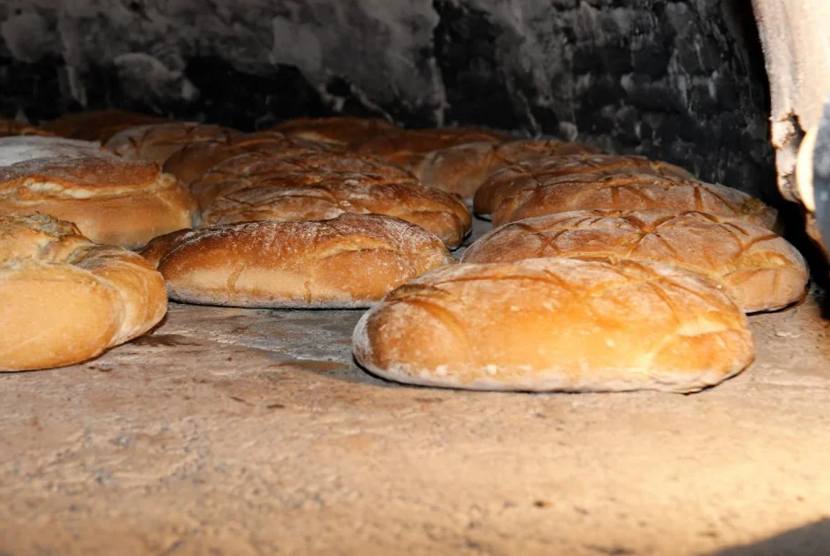 نان مخصوص شهر گرانادا که از خوراکی های ویژه گردشگری در اسپانیا است
