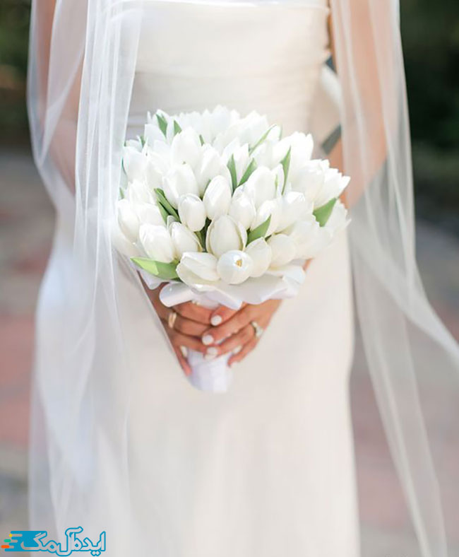 استفاده از لاله‌های یکدست سفید برای دسته گل عروس جدید 1402