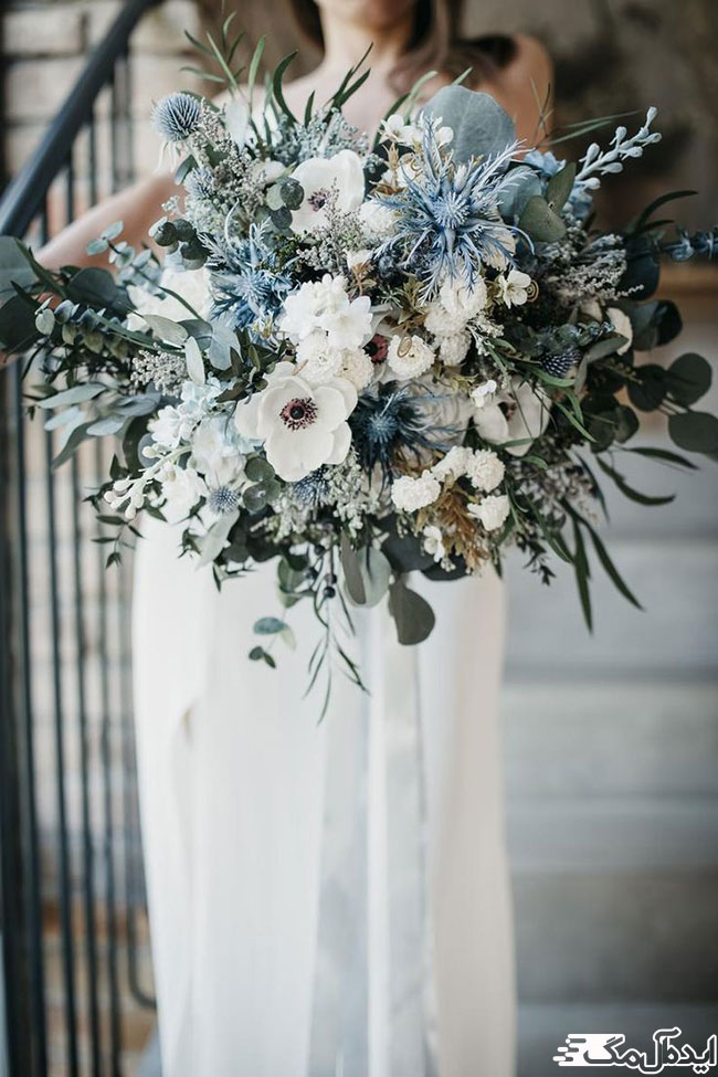دسته گل عروس جدید با ترکیب رنگ‌های آبی کبود، سبز و سفید