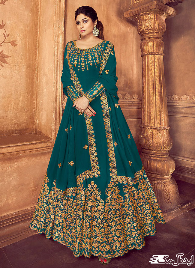 لباس پنجابی شیک به رنگ سبز کله‌ غازی با حاشیه‌دوزی گل‌های طلایی ظریف