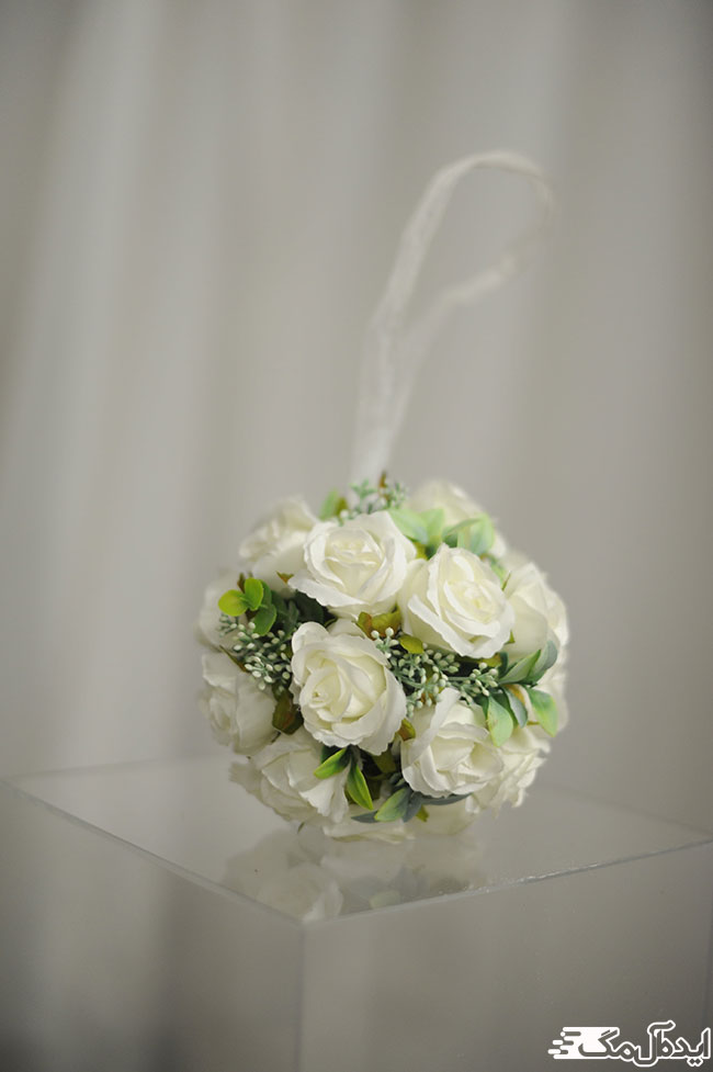 دسته گل زیبای پوماندر برای عروس 
