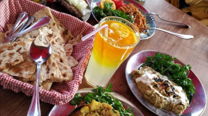 غذاهای سنتی کافه رستوران ژولپ شیراز