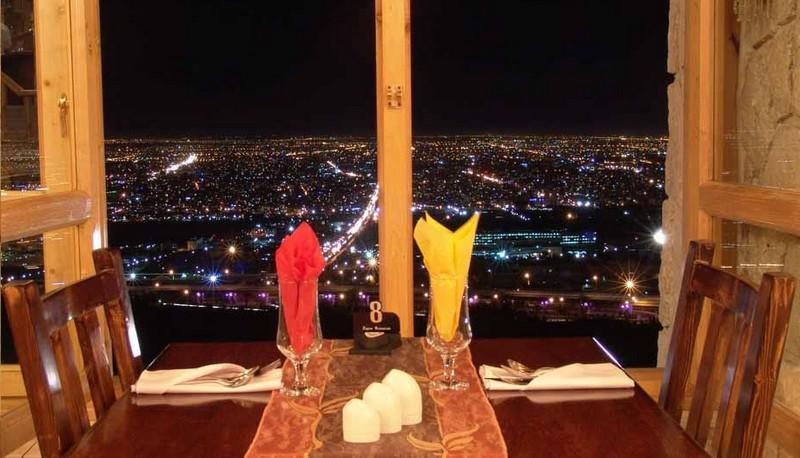 نمای رستوران شاندیز، از بهترین رستوران های اصفهان