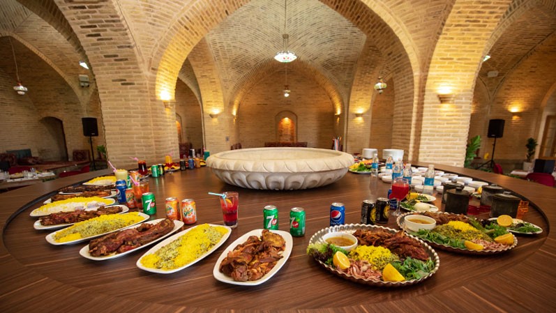 میز-غذای-رستوران-ارکیده-اصفهان 