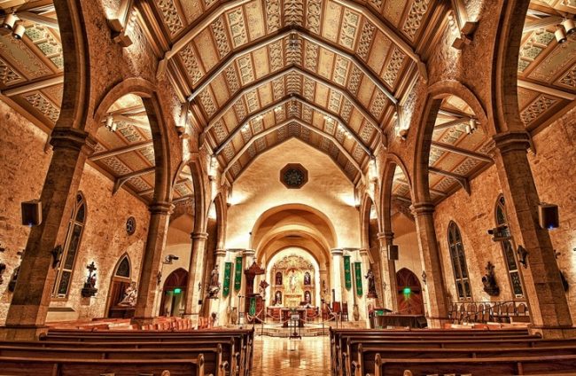 نمای داخلی کلیسای سنت فرناندو 