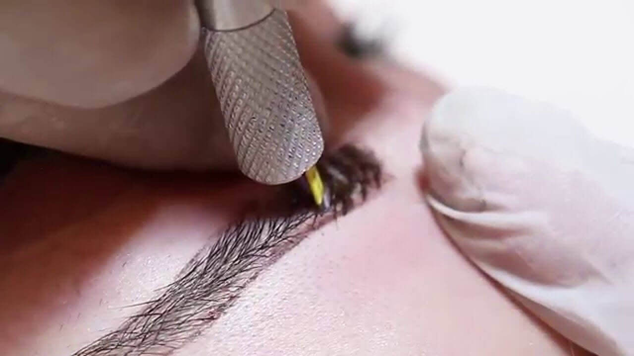 رنگها و ابزار ورد استفاده در میکروبلیدینگ ابرو