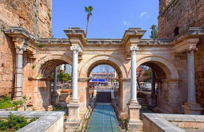 نمایی از نقاط تاریخی آنتالیا