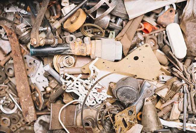 استفاده از مواد بازیافتی به ویژه فلزات در ساخت ساعت