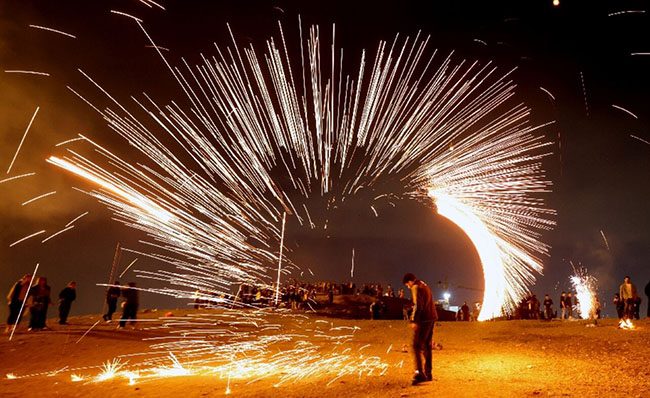 چهارشنبه سوری یعنی چه و چرا به آن چهارشنبه سوری می گویند