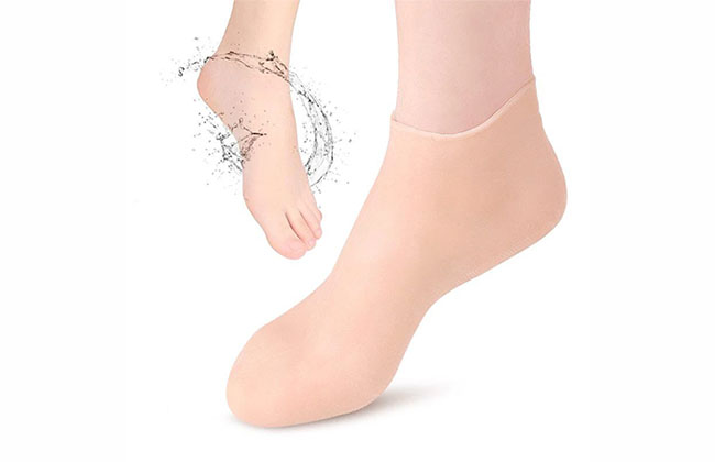 مزایای استفاده از جوراب سیلیکونی برای درمان ترک پا
