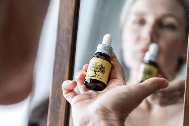 نحوه استفاده از روغن ضد چروک