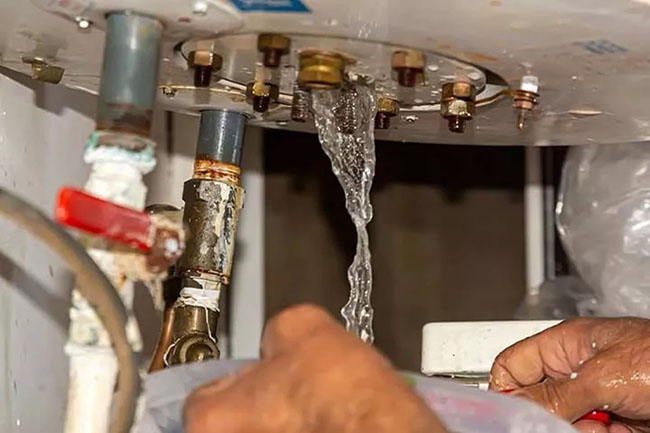 نشانه های نشتی آب پکیج ایمرگاس